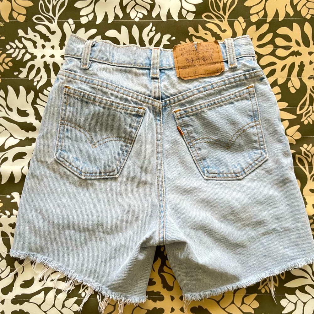 Levi’s denim mom shorts